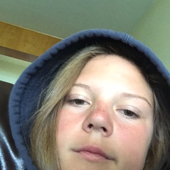 Meet your Posher, Caroline - Picture 1 of 1